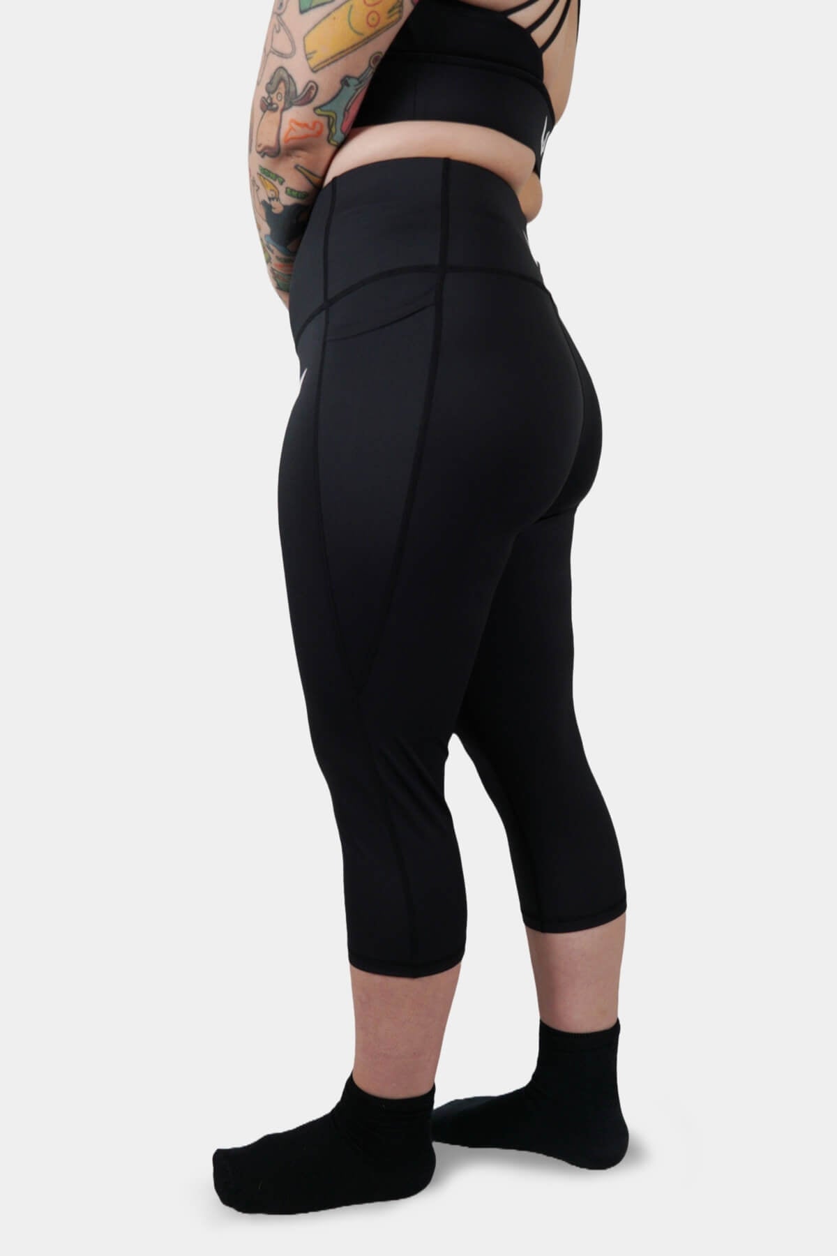 Gothica Black - Capri Side Pockets