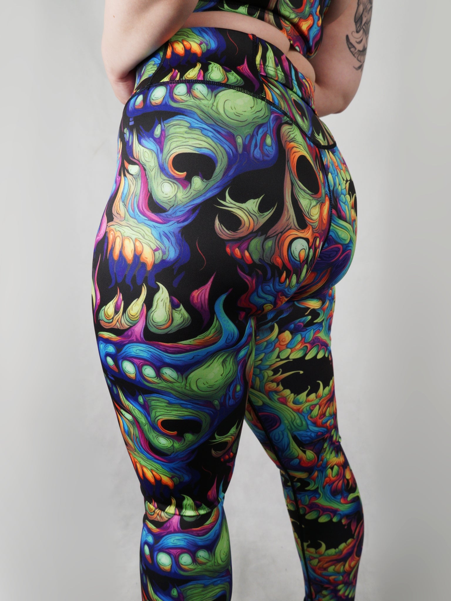 Psycho-Delic Skulls - Full Length Leggings